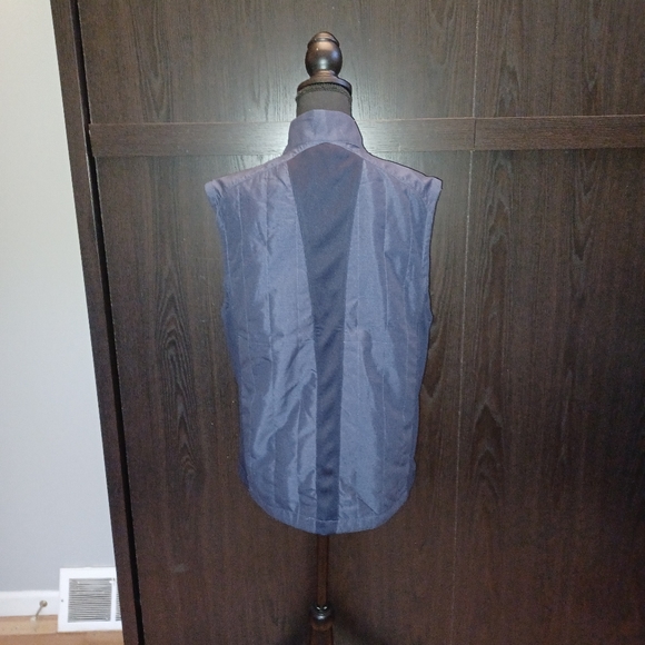 Greg Norman NWT Men's Zip-Up Vest - Navy, Size Medium - Picture 3 of 6